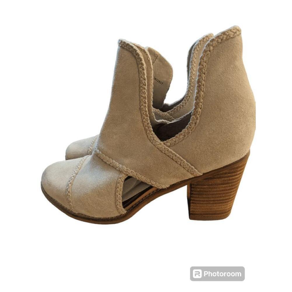 Women's JOURNEE Collection leather contrast Cutout Booties Size 10